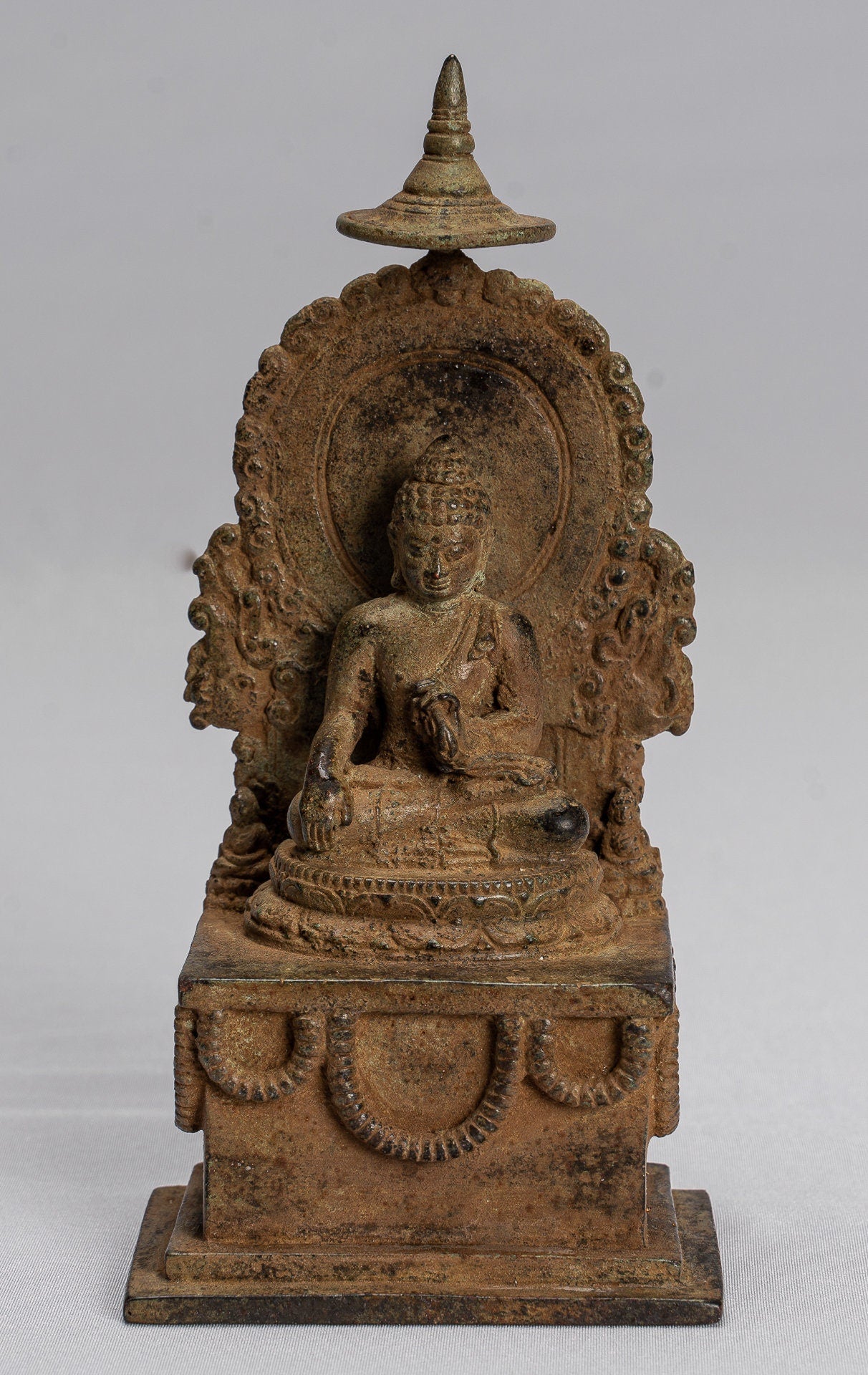 Statue di Buddha - Antique in stile indonesiano seduto l'Illuminismo giavanese Buddha - 16 cm/6 "